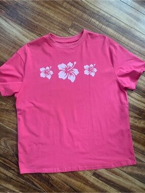 Women’s Pink Hibiscus Graphic Tee